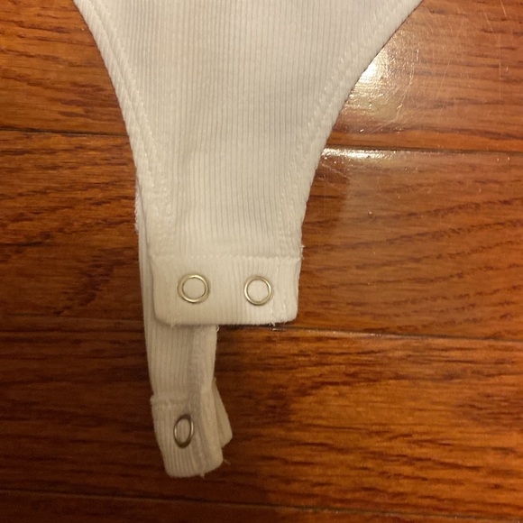 One Shoulder Ruffle Bodysuit - Picture 4 of 4